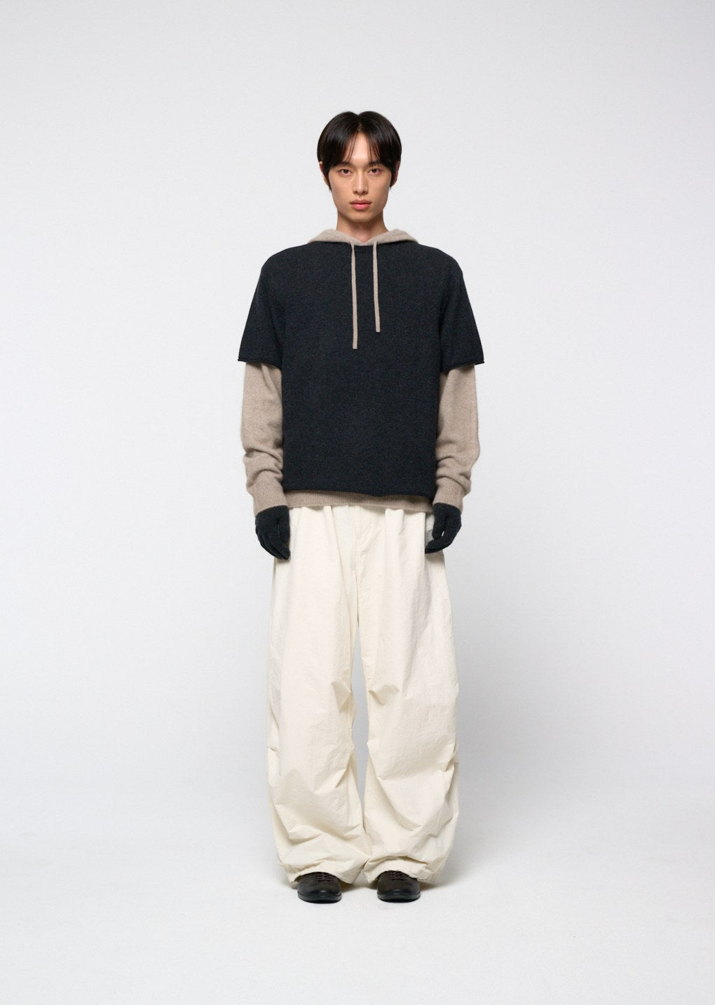 cashmere gloves, charcoal hover