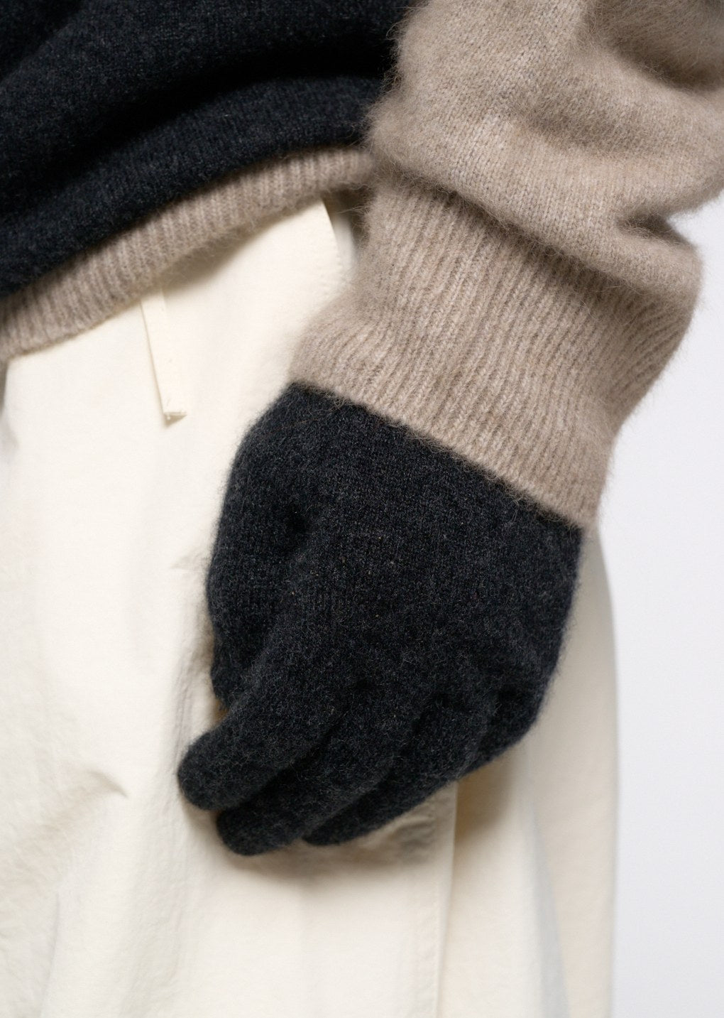 cashmere gloves, charcoal