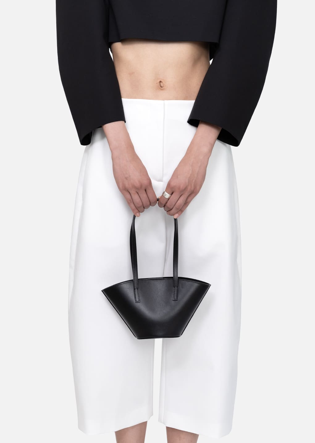 curved capri pants, white