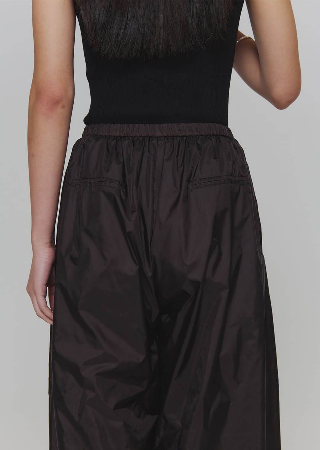 【DISCERNMENT】Movement Nylon Shirring Pants DISCERNMENT (ディーサーメント) - ムーブメントナイロン