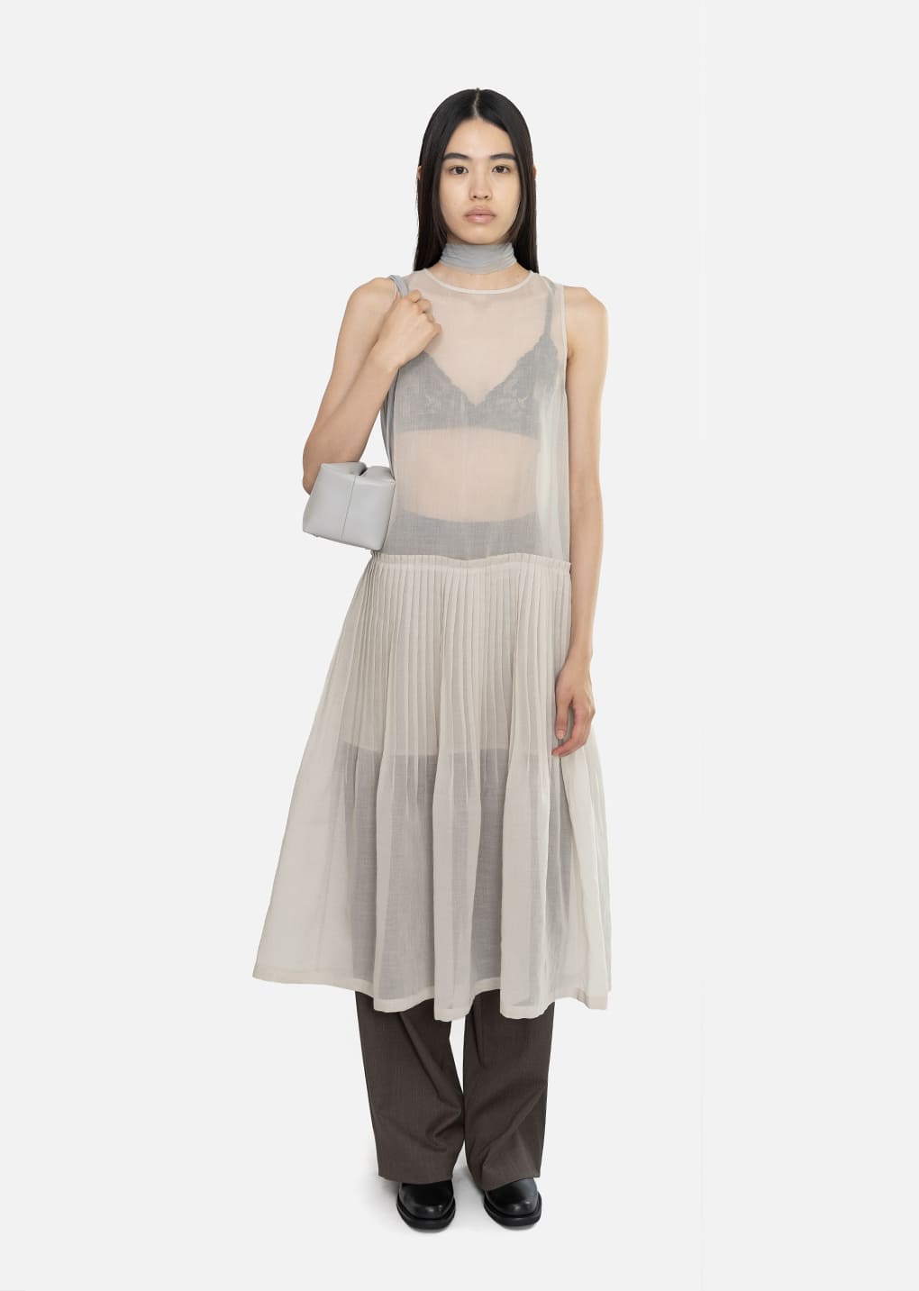 pleated sleeveless dress, beige