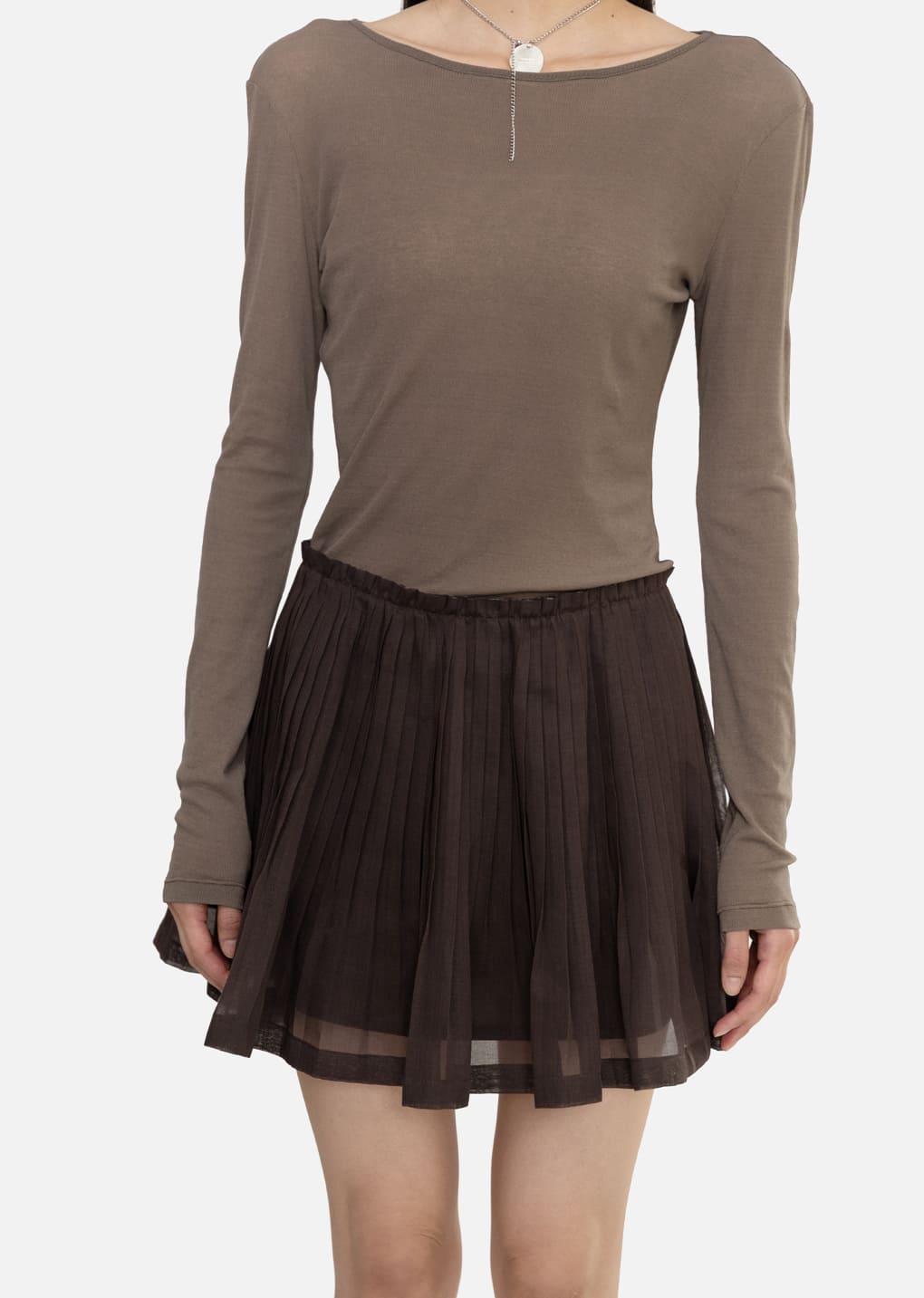 round t-shirt, brown