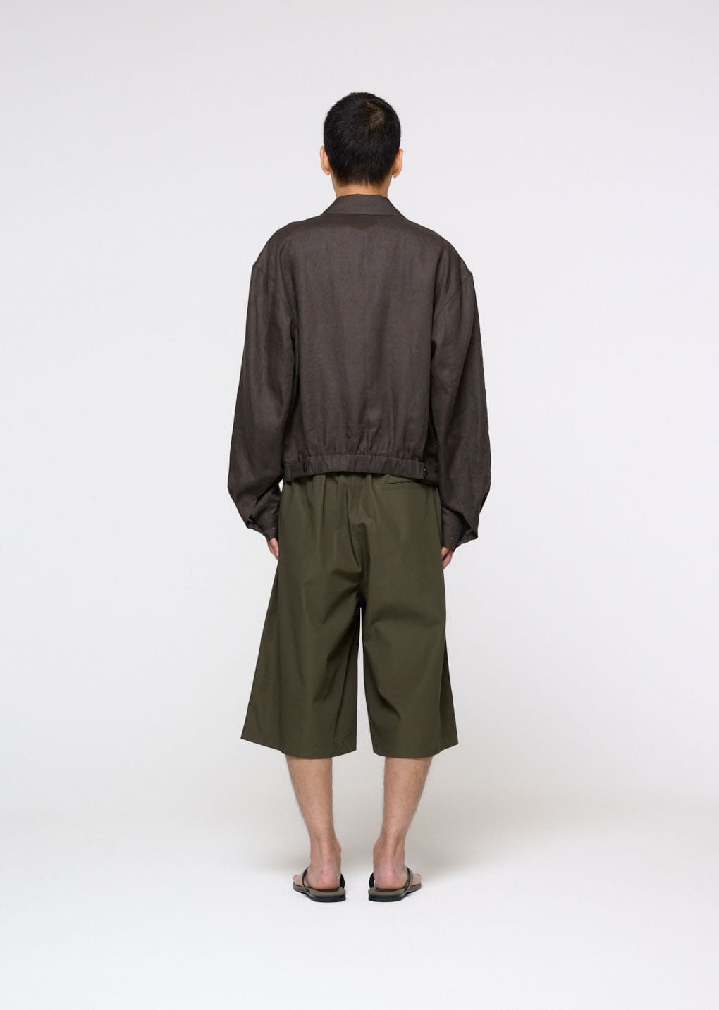 two tuck wide shorts, brown
