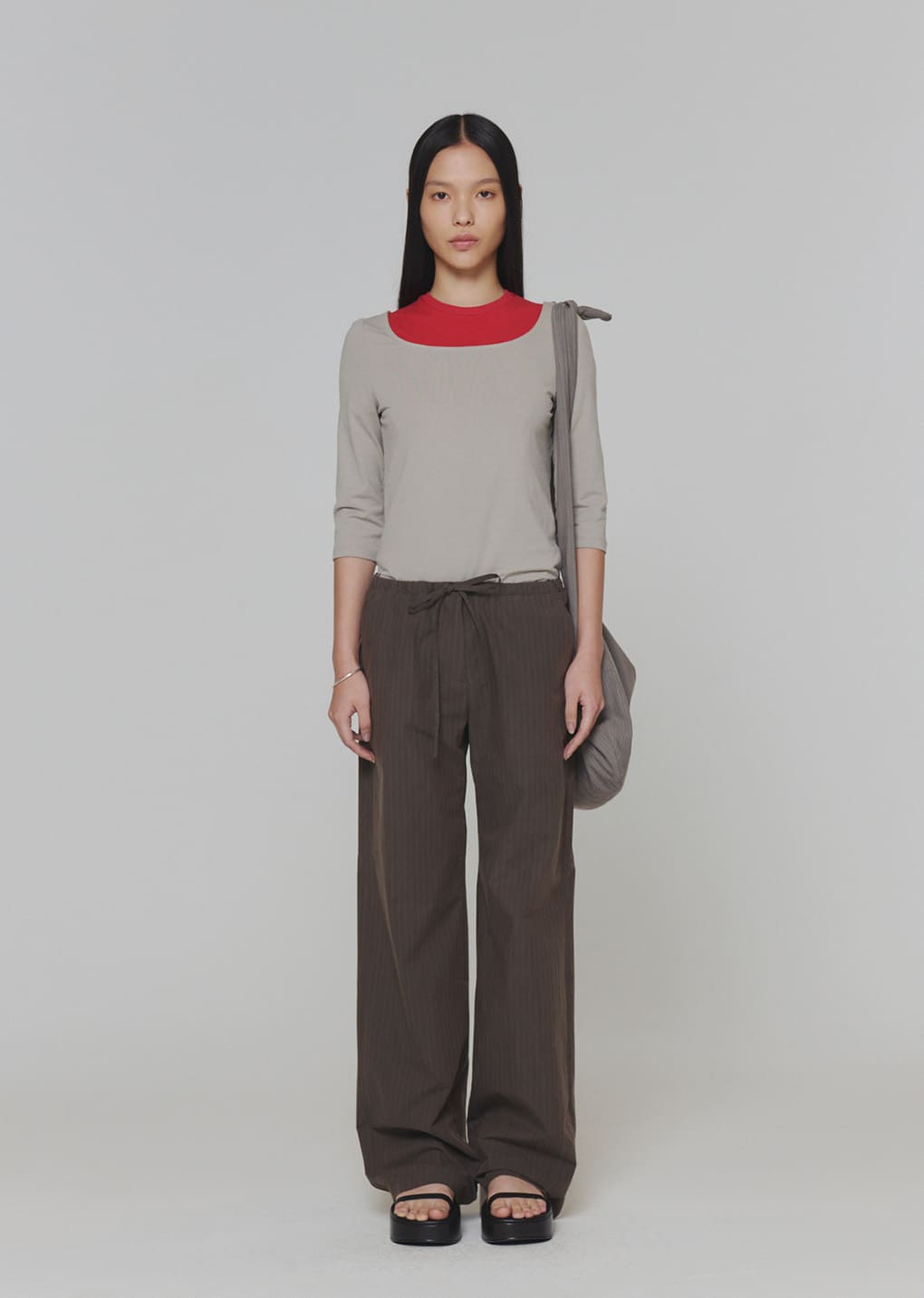 無料配送 ◆ AMOMENTO ◆ Stripe Large Shoulder Bag Gray Stripe Large Shoulder Bag by AMOMENTO on Sale