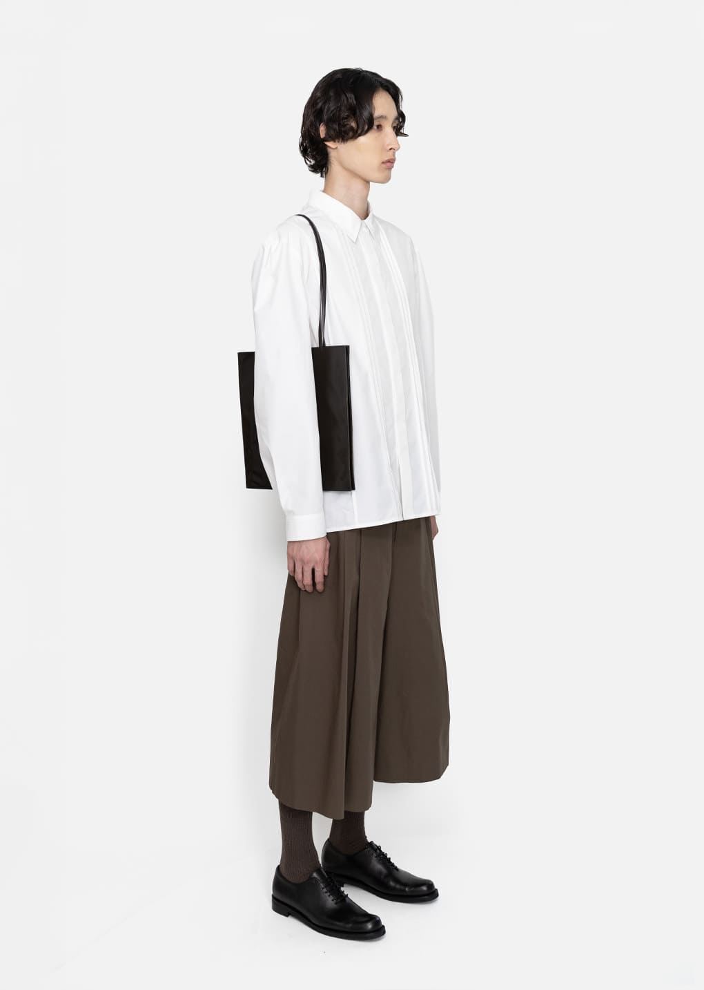 wide bermuda pants, brown