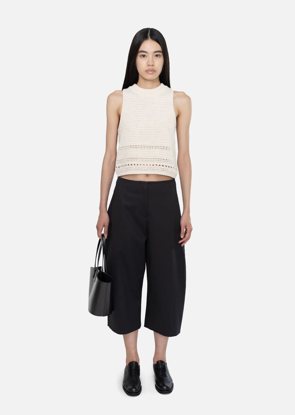 curved capri pants, black hover